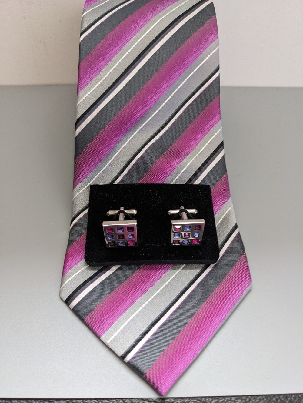 Geoffrey Beene Silk Tie And Gemstone Cufflinks Mens Formal Accessory Set